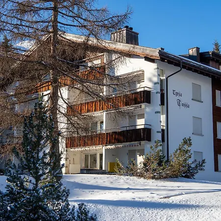 Casoja -lenzerheide Fuer 4 Personen Mit Privatem Jacuzzi Lägenhet