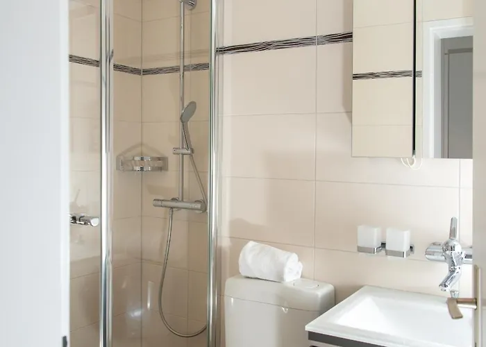 Apartament Casoja -lenzerheide Fuer 4 Personen Mit Privatem Jacuzzi Valbella