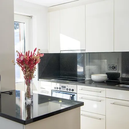 Casoja -lenzerheide Fuer 4 Personen Mit Privatem Jacuzzi Апартаменты *